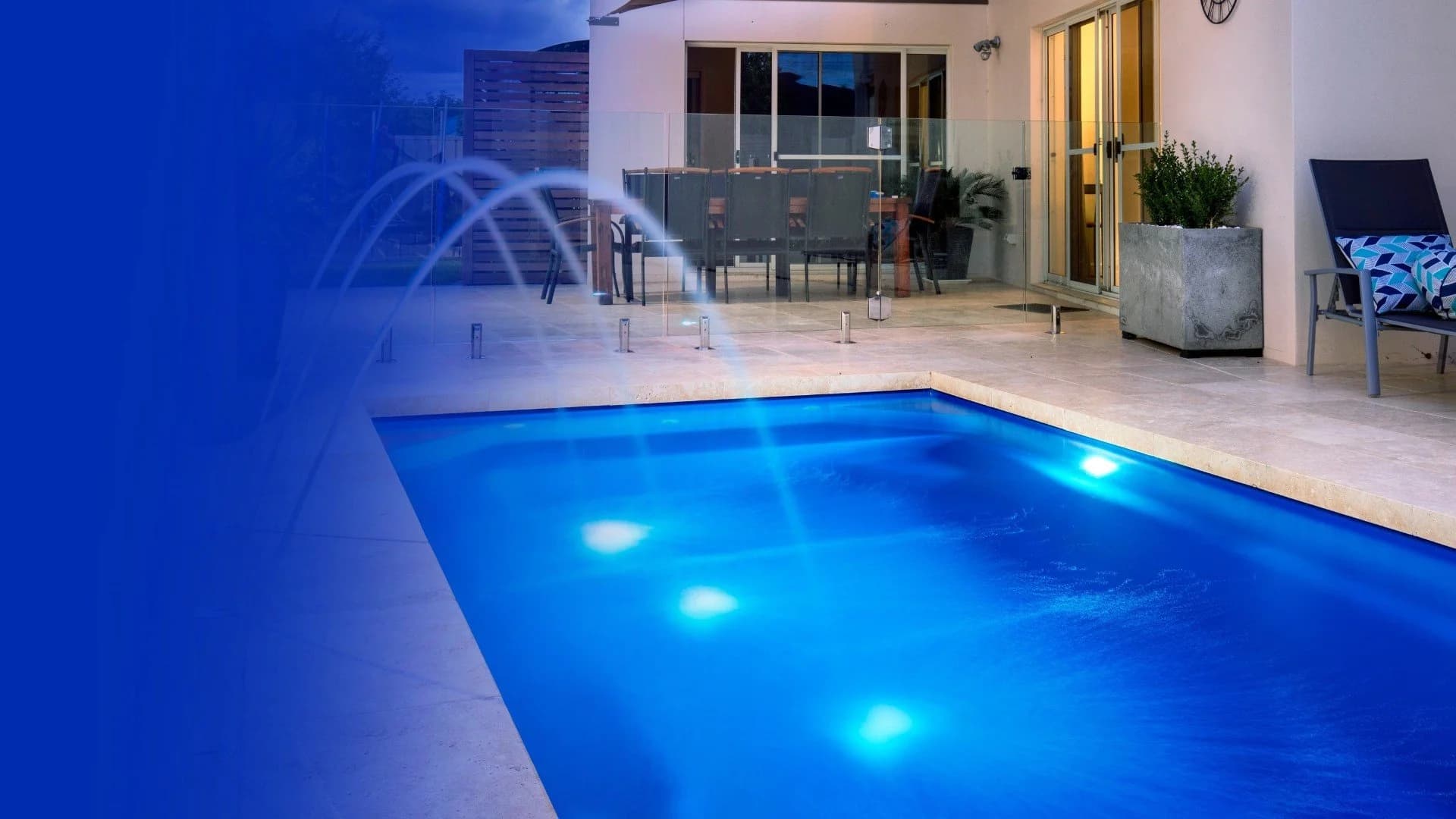 Piscina iluminada
